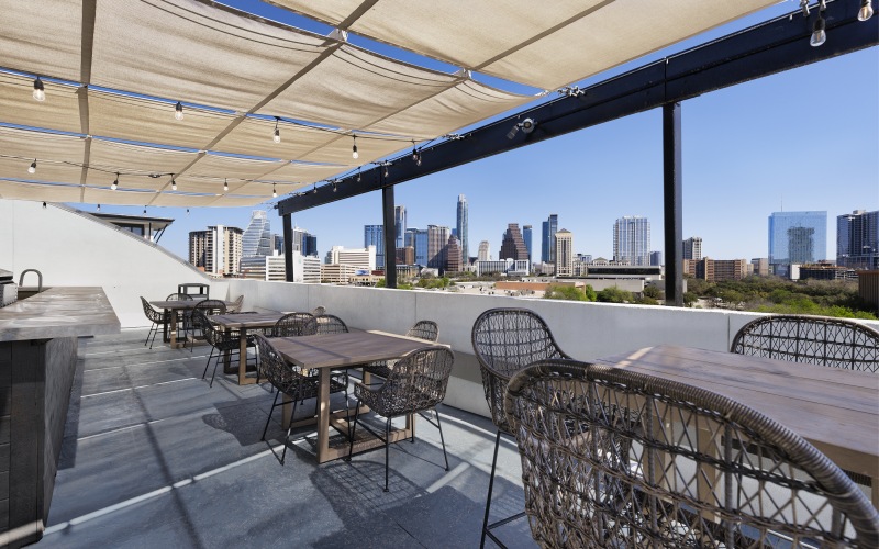 rooftop lounge at crescent apartments on east riverside